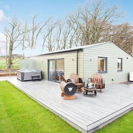 Shiphorns Luxury Cabin With A Hot Tub Eddleston Zewnętrze zdjęcie